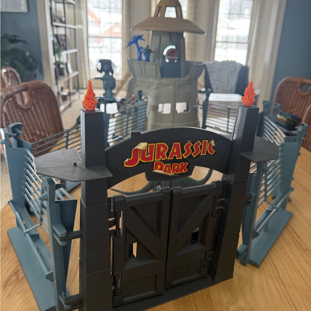 Vintage Jurassic Park Electronic Command Center 1993 + Hasbro Jeep